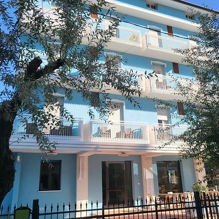 Hotel Lauretta Bellaria-Igea Marina Exterior photo