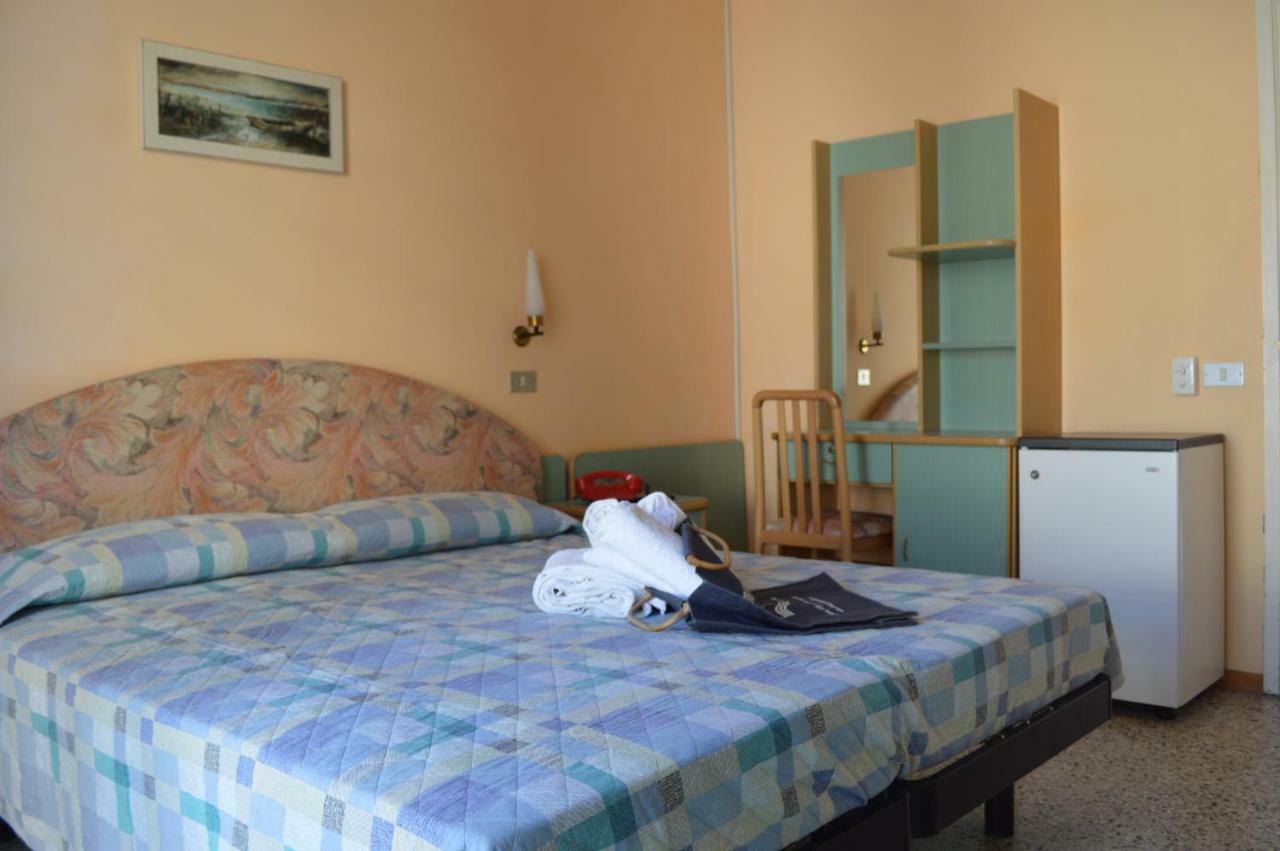 Hotel Lauretta Bellaria-Igea Marina Exterior photo