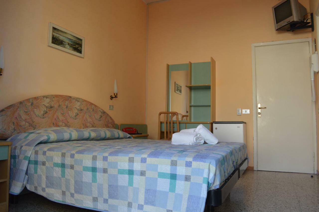 Hotel Lauretta Bellaria-Igea Marina Exterior photo