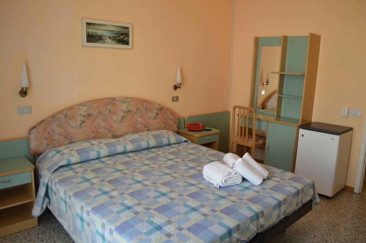 Hotel Lauretta Bellaria-Igea Marina Exterior photo