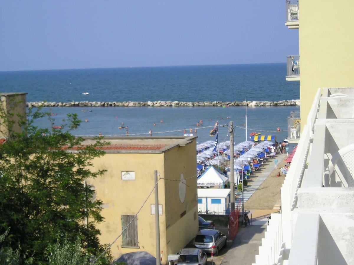 Hotel Lauretta Bellaria-Igea Marina Exterior photo