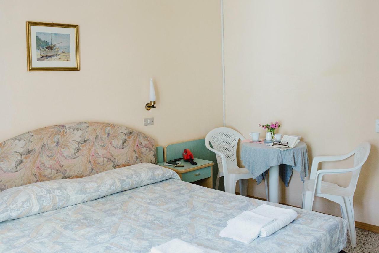 Hotel Lauretta Bellaria-Igea Marina Exterior photo