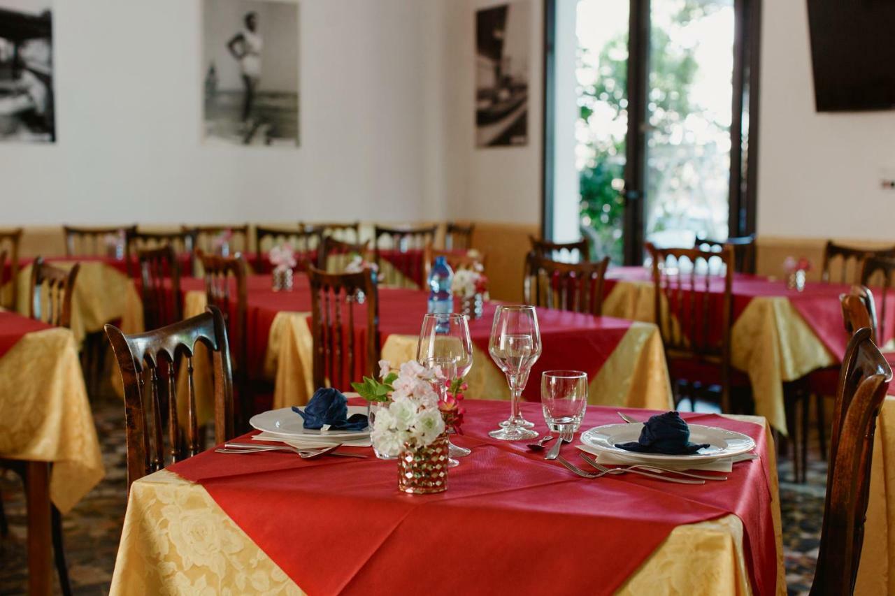 Hotel Lauretta Bellaria-Igea Marina Exterior photo