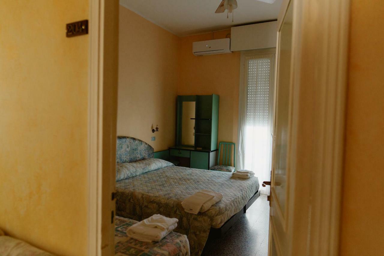 Hotel Lauretta Bellaria-Igea Marina Exterior photo