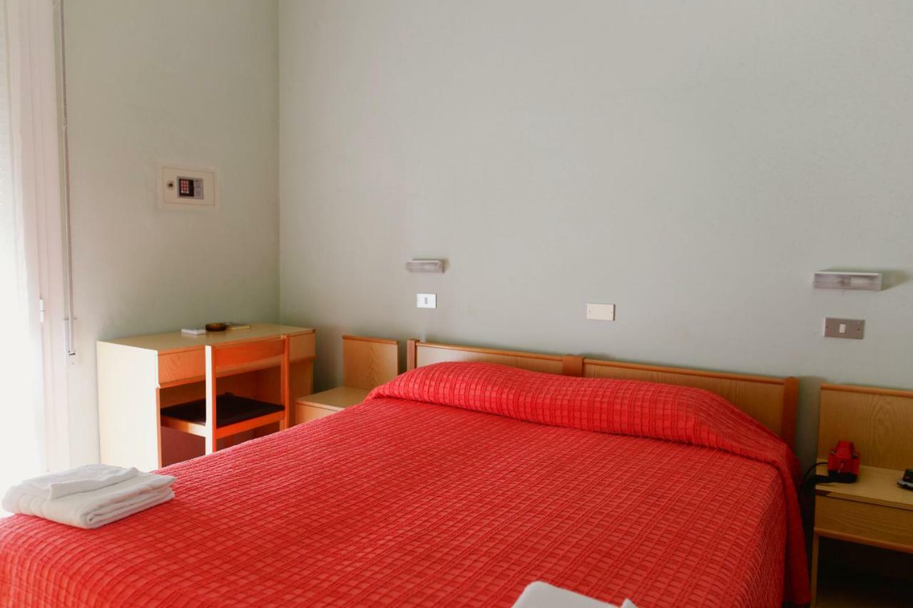 Hotel Lauretta Bellaria-Igea Marina Exterior photo